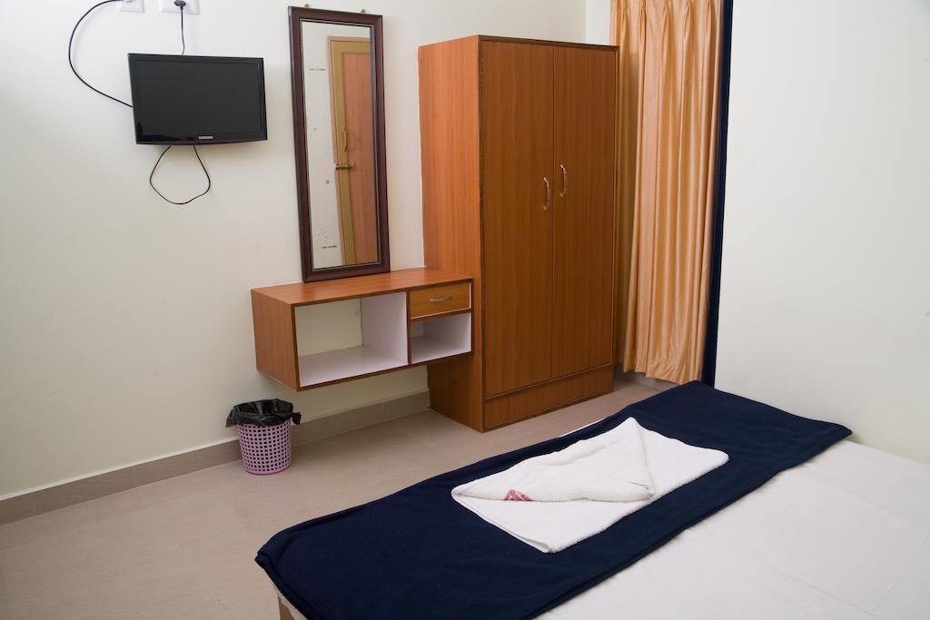 Vihas Inn 蒂鲁帕蒂 客房 照片