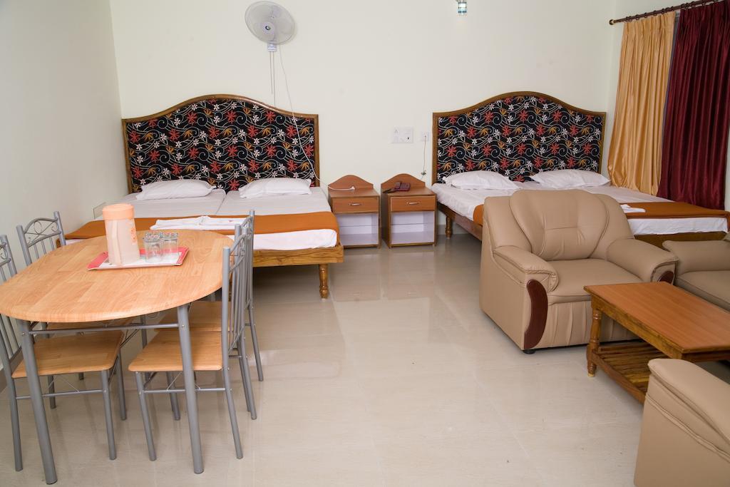 Vihas Inn 蒂鲁帕蒂 客房 照片