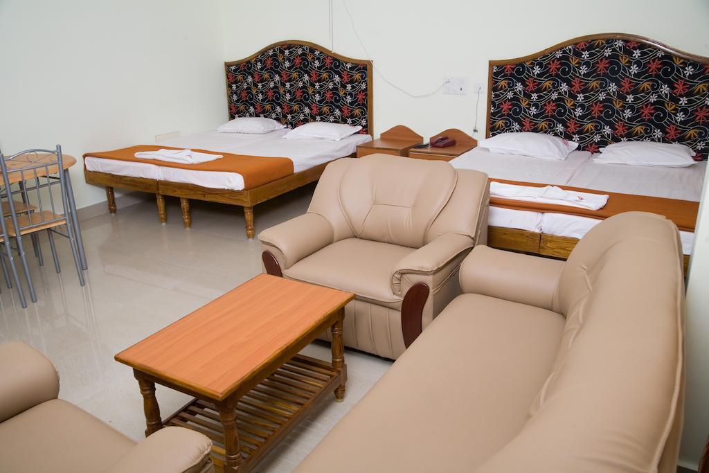Vihas Inn 蒂鲁帕蒂 客房 照片